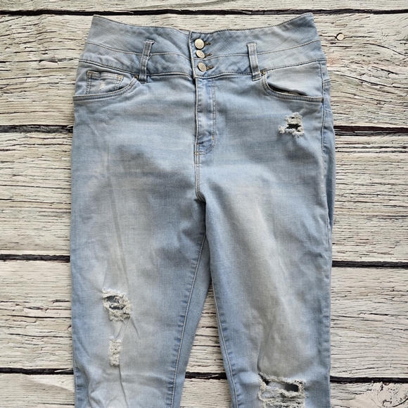 Light blue jeans 👖 - Picture 3 of 5